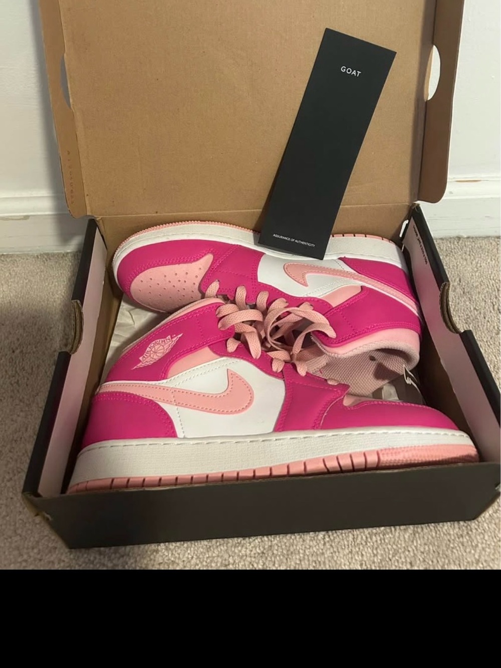 Air Jordan 1 Mid White/Medium Soft Pink 5Y Womens size 7 Like new Worn twice - Picture 5 of 6